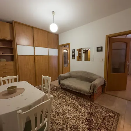 Retro With Three Apartmán